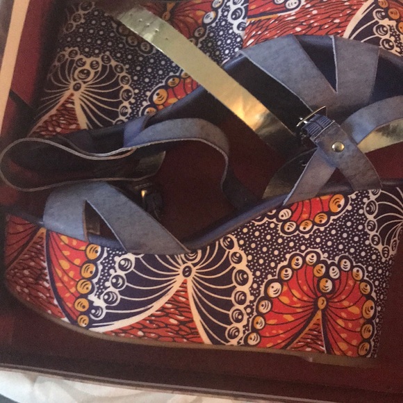 Shoes - Picture 1 of 2